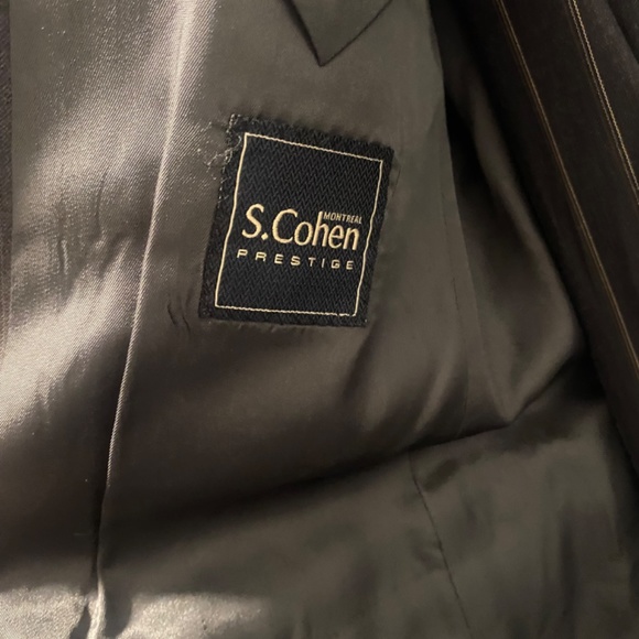 Two piece suit - Picture 2 of 3